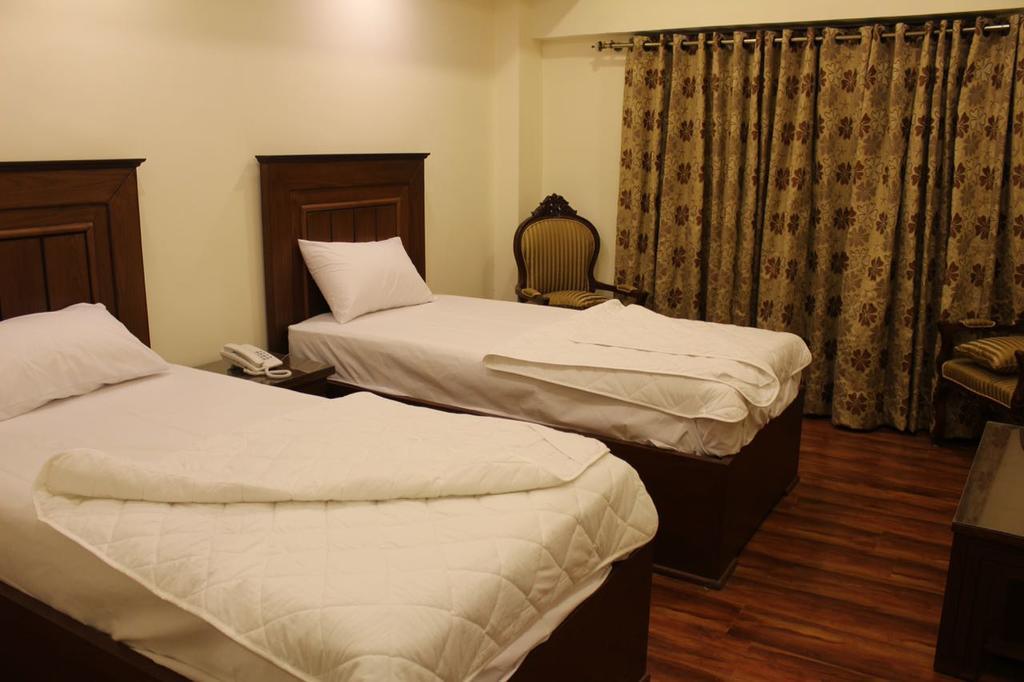 Hotel Diplomat Исламабад Экстерьер фото