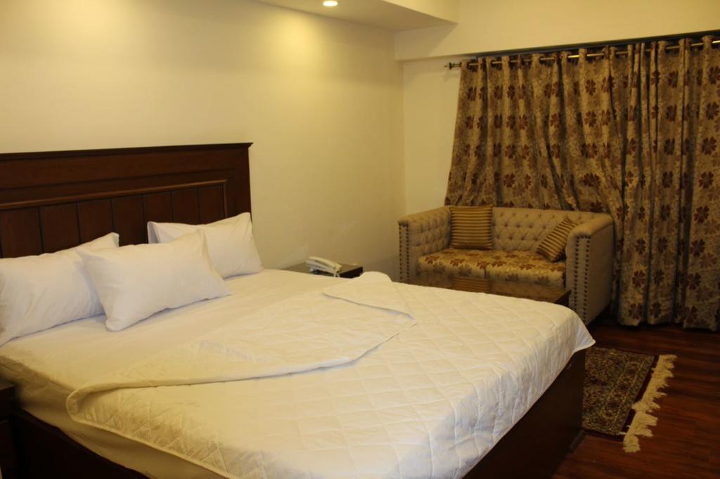 Hotel Diplomat Исламабад Экстерьер фото