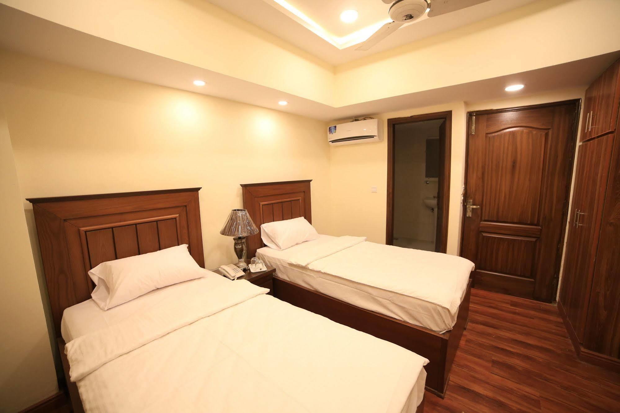 Hotel Diplomat Исламабад Экстерьер фото