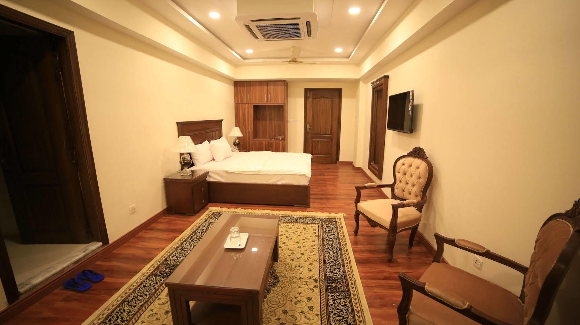 Hotel Diplomat Исламабад Экстерьер фото