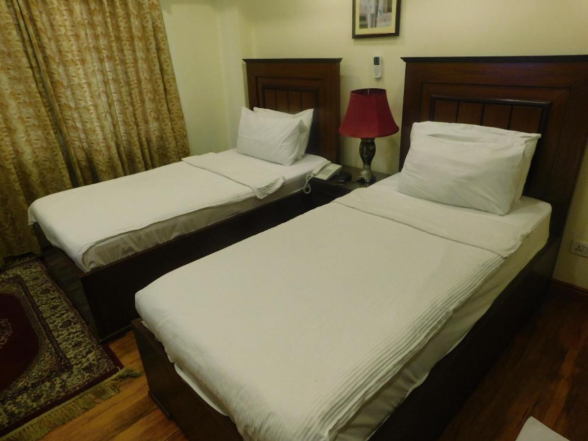 Hotel Diplomat Исламабад Экстерьер фото